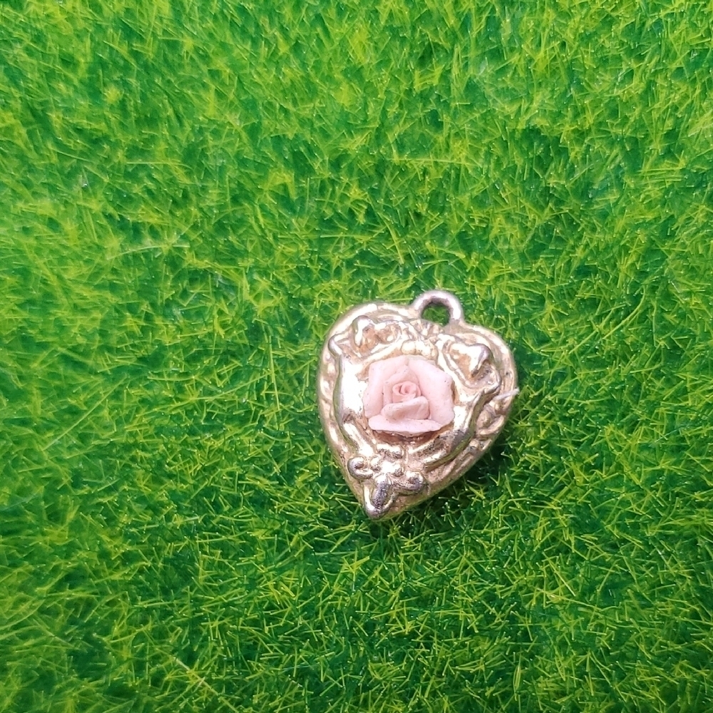 3d Floralโ Heart Pendant P312